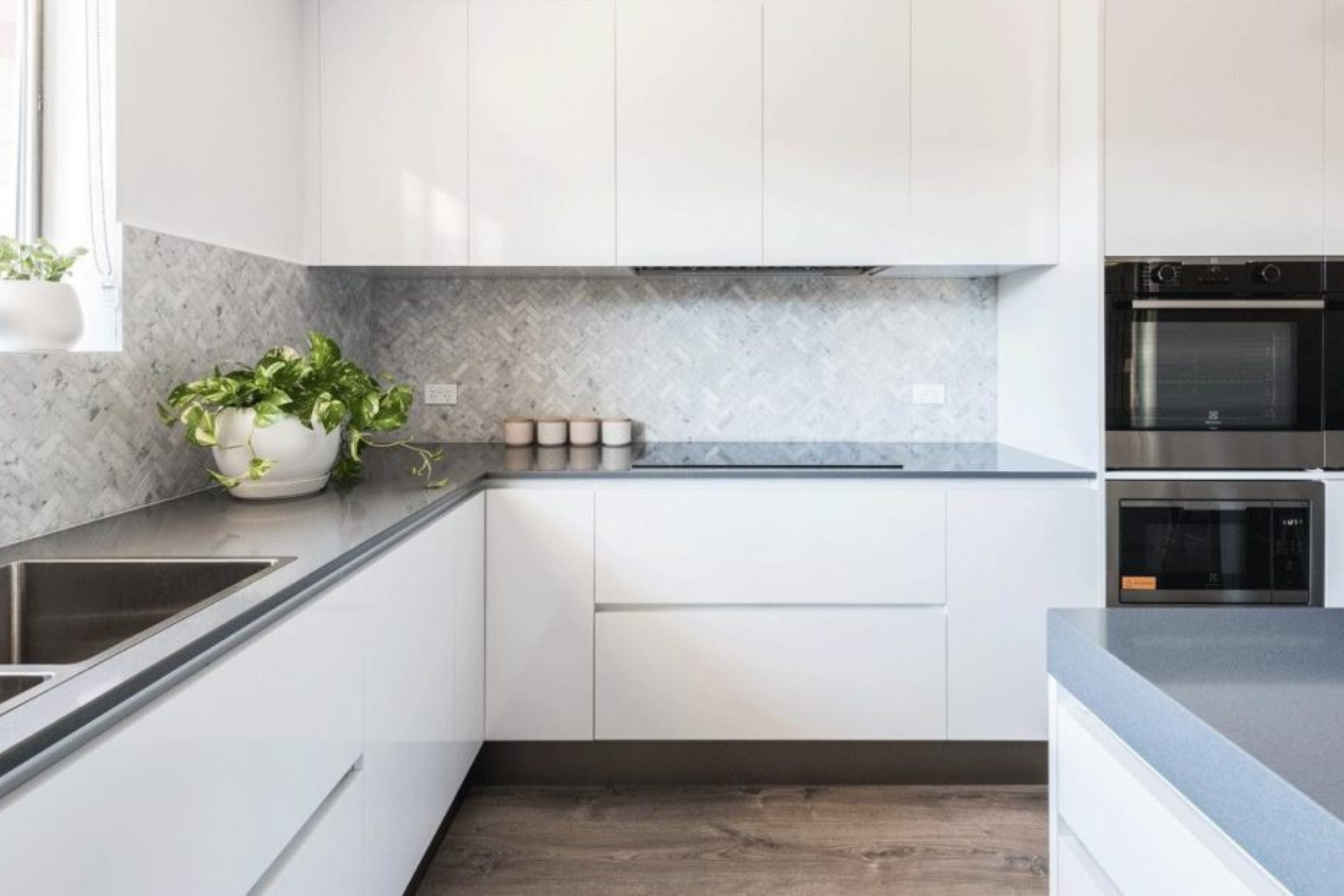 Revitalize Your Kitchen: The Ultimate Guide to Respraying Cabinets